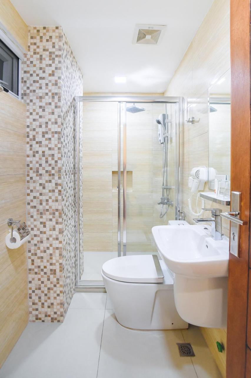 Hotel Merlo Makati City Zewnętrze zdjęcie
