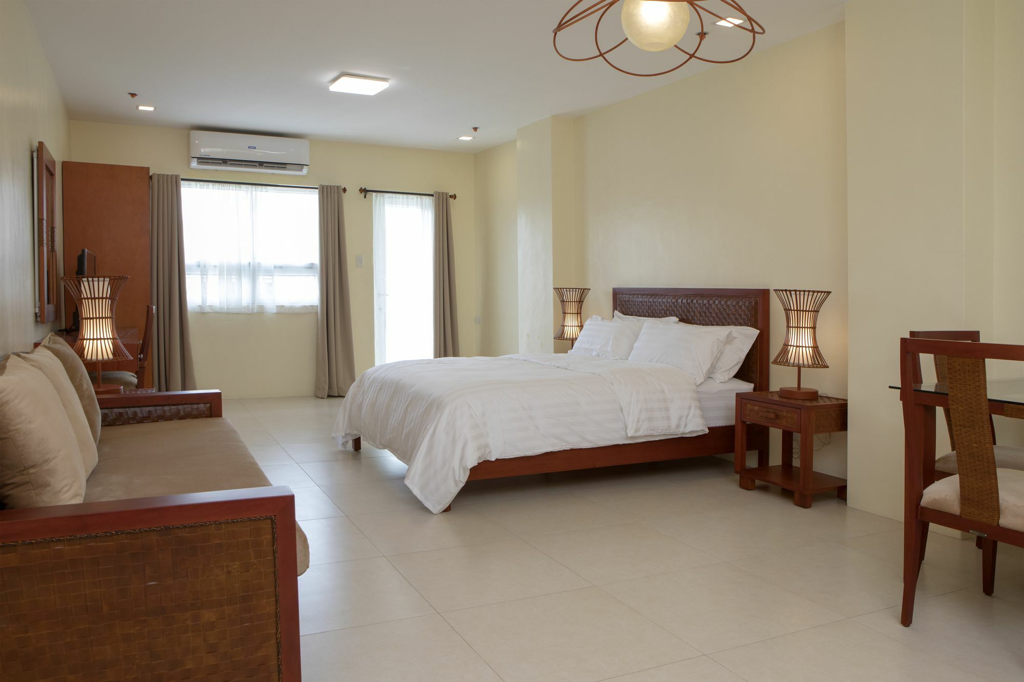 Hotel Merlo Makati City Zewnętrze zdjęcie