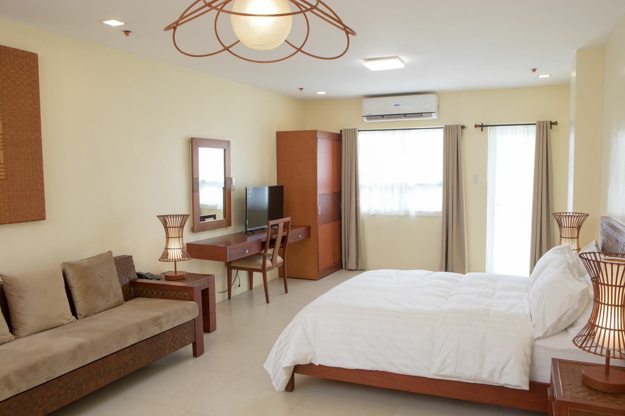 Hotel Merlo Makati City Zewnętrze zdjęcie
