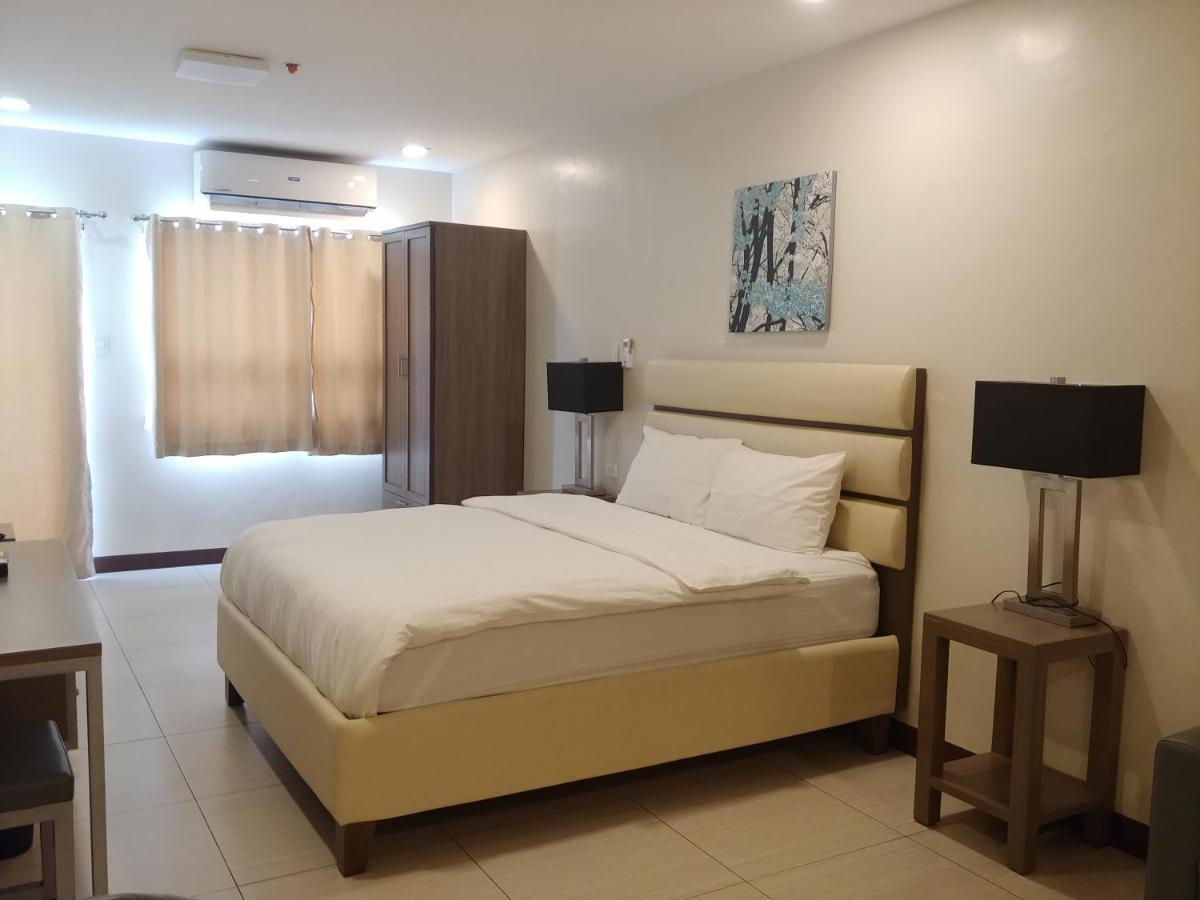 Hotel Merlo Makati City Zewnętrze zdjęcie