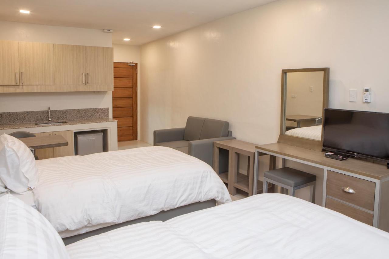 Hotel Merlo Makati City Zewnętrze zdjęcie